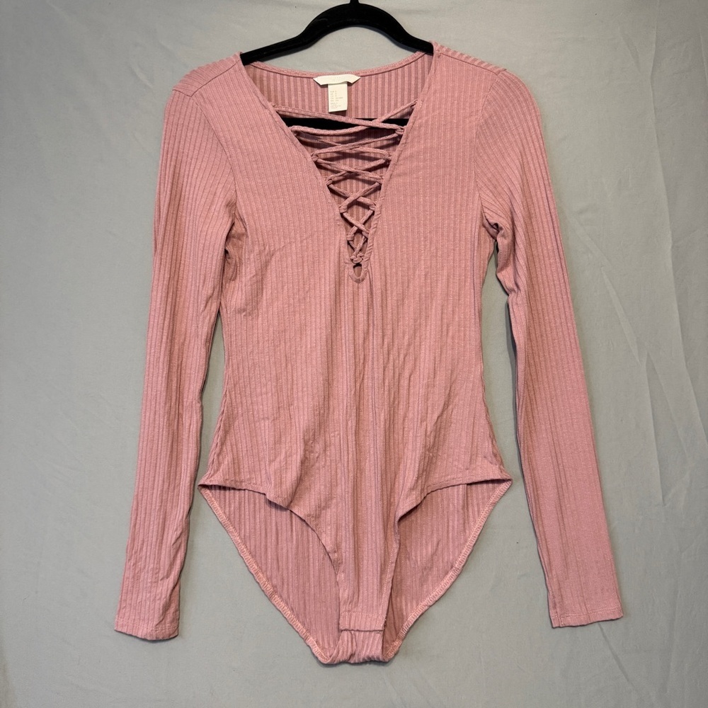 H&M Womens Ribbed Long Sleeve Bodysuit Small Pink Deep V Neck Lattice Stretch